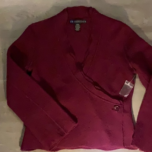 I.B. Diffusion Brand New Vintage (90s) Burgundy Ladies 100% Wool Jacket/Sweater - Picture 2 of 10